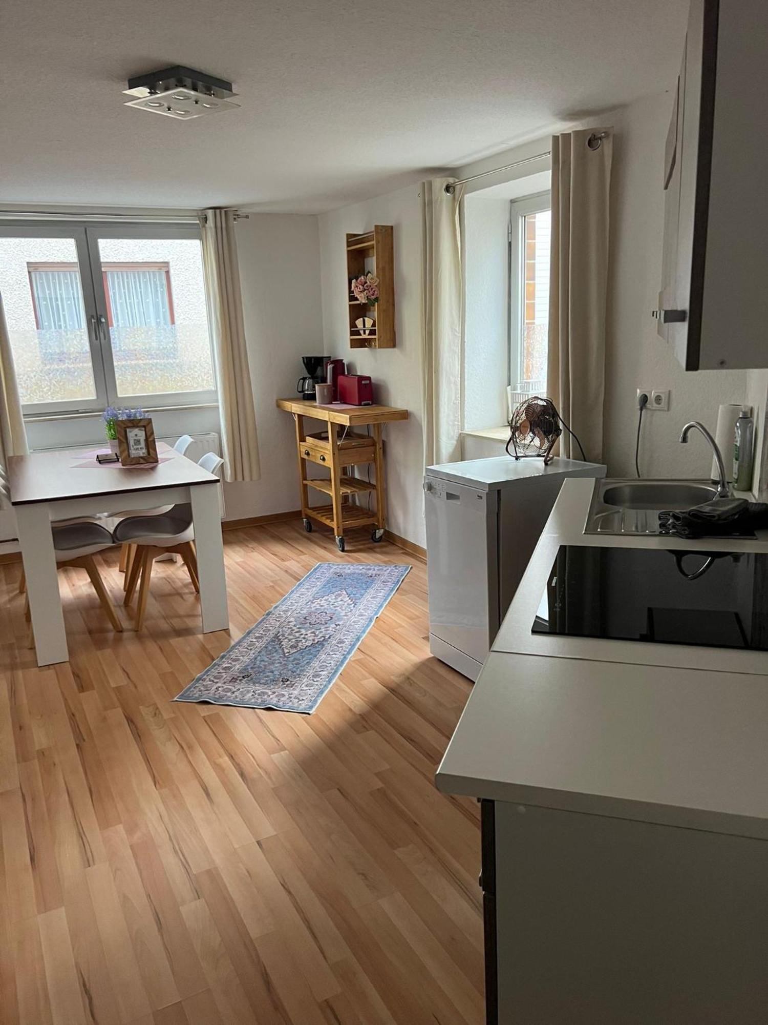 3 Loehr Apartment *